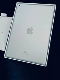ايباد 9للبيع ذاكره64 ايباد كلش جديد بطاريه فوك 90 كامل ملحقاته شاحنته ...