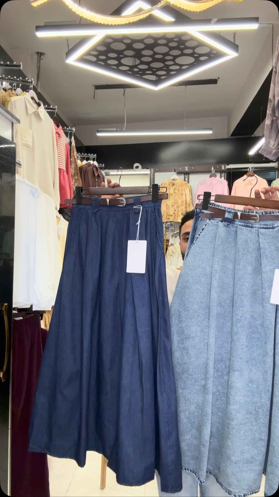 لارين للألبسة النسائيه 
تنوره جينز كوريه 
M-l- xl-xxl
العنوان بابل المسيب -مجمع مضر النجار 
خدمه توصيل كافه محافظات العراق 
***********وات ساب
