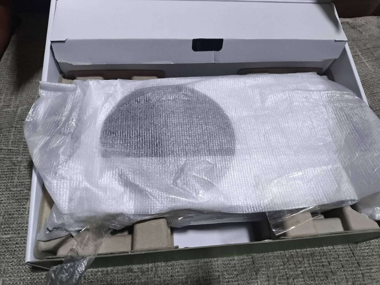 السلام عليكم اخوان
اكسبوكس سريس اس
نظيف مثل ما موضح بالصور
يجي كامل ملحقات الاصلية
وياه كيم سير
وسماعة ستنكر 2
السعر 525
التواصل فقط وتساب ع رقم
مكاني بصرة 
***********
