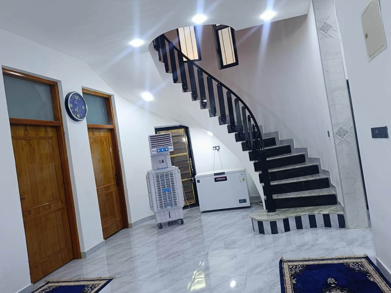 🏛 يعلن مكتب صباح الزاملي للعقار 🏛

للبيع مشتمل في واسط الخاجيه الجرحى

🎀طابق واحد غرفتين وهول ومطبخ وستقبال صحيات داخليه وخارجيه الطابق الثاني وهول كبير وصحيات وستاره 

♦️مساحة 200 م
♦️واجه 10 م
♦️النزال 20 م
♦️موقع مميز شارع 15 م المنطقه ماء وكهرباء
♦️السعر 135 ومطلوب اسكان 23 من غير سعر

------------------------
#لـــمـــزيـــد مـــن الــــعـــروض يـــرجـــى الاعـــجـــاب بالـــصـــفـــحـــة لـــيـــصـــلـــك كـــل جـــديـــد&
======================
#لـــمـــن يـــرغـــب فـــي عـــرض عـــقـــاره لـــلـــبـــيـــع فــي الـــبــيــج يـــرجـــى الــتــواصــل مــعــنــا ع الــخــاص 

#عنوان
#المـــكـــتـــب
الطشاش قرب جامع الإمام الحسن العسكري 
🏛 مكتب صباح الزاملي للعقار 🏛
------------------------------------------
لـــلاســــتـــفـــســـار الاتـــصـــال عـــلـــى :
📱📱📲📲
***********
