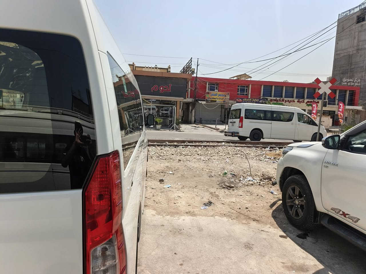 سلام عليكم هايسه البيع موديل ٢٣ربع فول ماشيه ٣٤١الف سياره خير من الله دوشمه جديدته سياره بيه شويه تكحيلات صبغ بل طويله سياره جديده وخير من الله سياره مكانه بغداد الدوره الستفسار *********** وسعره ٣٣٥وبيه مجال
