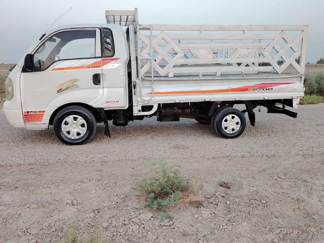 سياره كيا حمل 2008
لسعر 77
ملاحضه سياره كفاله عامه 
رقم بغداد سنويه مجده 2030 رقم دولي  مشروع وطني سياره باكيت شرط الف ماذب عليها 
سياره  كفاله عامه من الرصعه شرط الكفاله
مكينه2701 بعدها بتراب الشركه كارتون ومكفوله ع وضع الشركه برغي ما مفتوح بيها
كهربائيات كلها شغاله
سياره مابيها نقص ولا بيها شخط تجي وتشوف اذا لكيت بيها رصعه كروتك عليه سياره باكيت شرط لا رصعه ولا طخات  بكيت محتبر 2020مانت الله
  سياره فول نضافه زيروو واحد علئ واحد الف ماذب عليها كارتون شرط تجي ماتكلب بس تكاتبني مكان سياره ناصريه
الارقام ستفسر اكثر علئ الارقام***********
