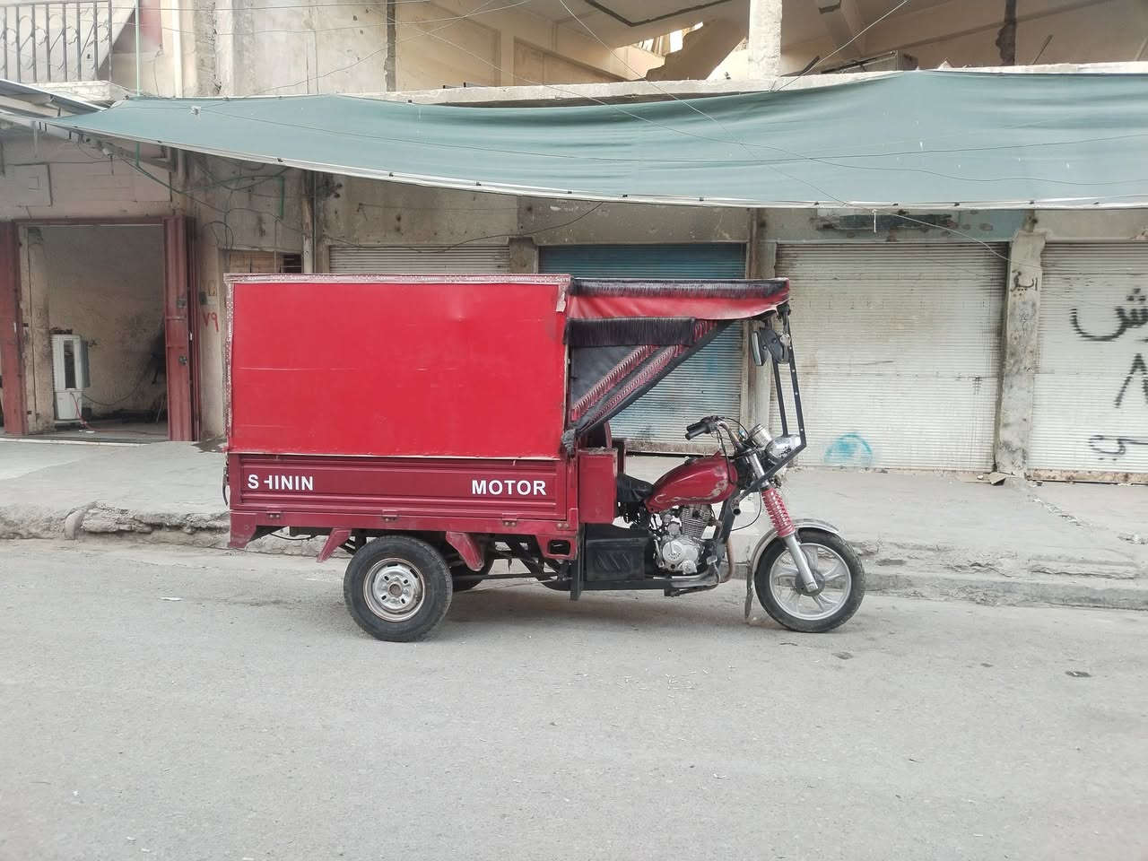 السلام عليكم محجل للبيع السعر 125 $***********

