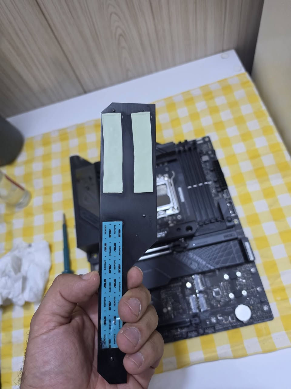Asus ROG STRIX X670E-F GAMING WIFI ATX AM5 Motherboard
السلام عليكم 
السعر 350،000
كاملة مع كل الملحقات والكارتونة 
شغالة كلشي ما بيها شرط
ماخذها من العالمية
***********
***********
