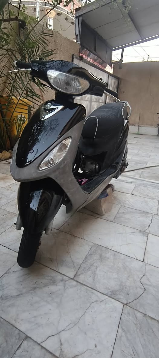 سلام عليكم دراجه ماكس للبيع درااجه نضيفه شوفت عينك الدراجه بس كفرات تجاريه الدرجه
بوشه ٤٩بلاديه الدرجه بس ولفات ابدل المكينه خرسه ماينسمع صوته شلعه معدل فولل مكاني بصره جزيره رقم *********** سعر خاص او شنو عندك مراوس  اراوس حسب القناعه

