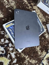 ايباد 11 برو • ٢٥٦ • بطاريه ٨٦٪