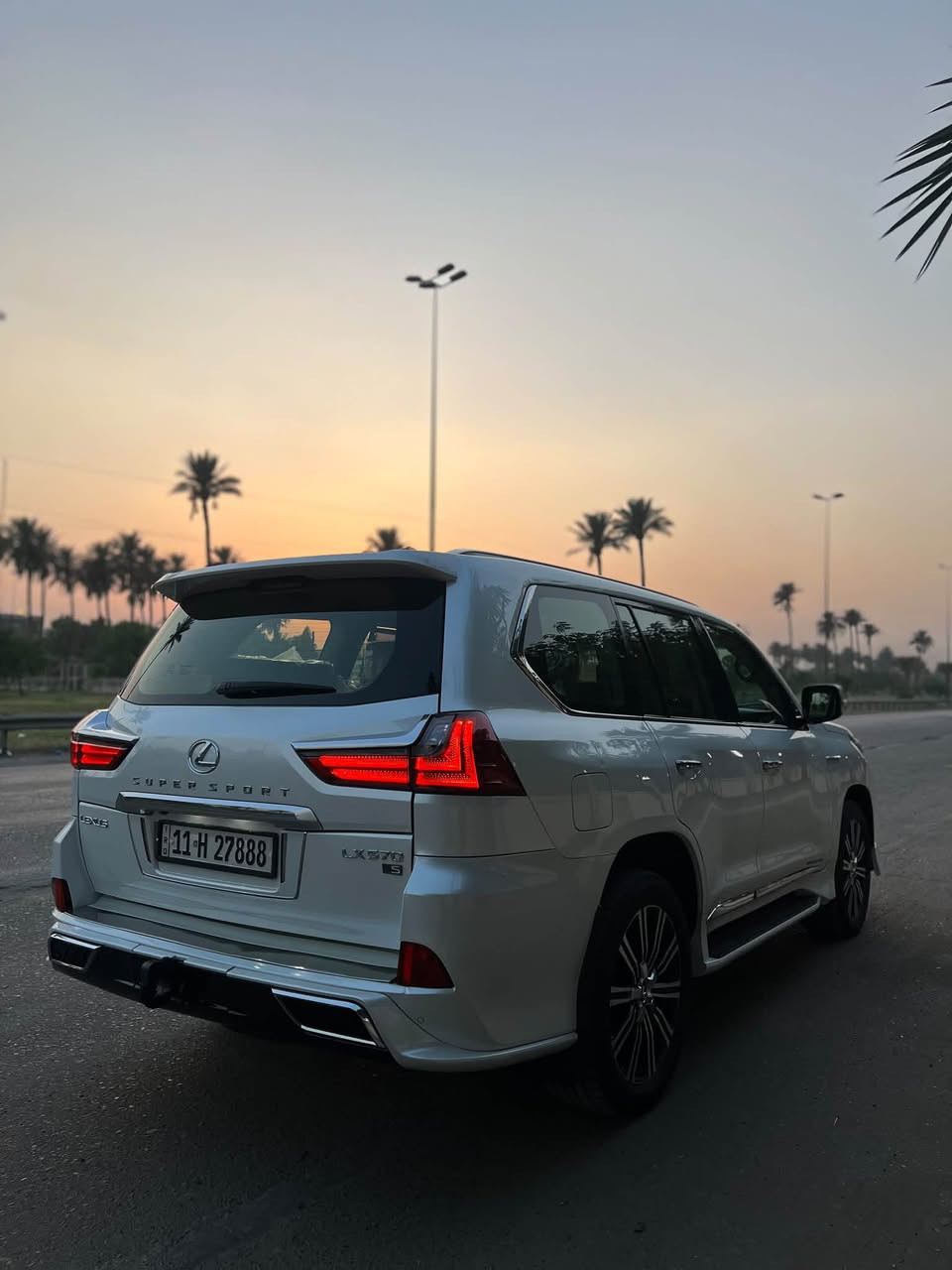 السلام عليك👋🏻👋🏻👋🏻
للبيع 

LX570 لگزز بريم 

سنة الصنع:2019 

خليجي 

عداد المسافه:110000 KM

ثلاث 3 قطع صبغ جاملغ امامي وجاملغ خلفي وباب

والباقي كفاله عامه 

كير محرك شرط 

الملكيه:بأسمي شخصياً 

سعر السياره 53000$ 

مكان السياره:بغداد الرصافه

للاتصال

***********

***********

