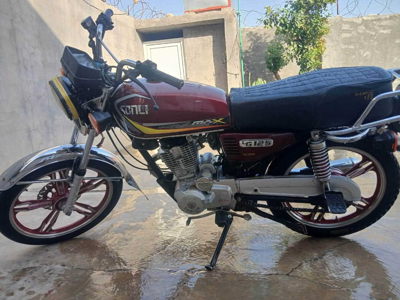 سيفان ٢٣ كهربائيات كلها شغاله نضافه ونشاط
ب٤٧٥ وبي مجال الاتصال ع رقم 
***********

