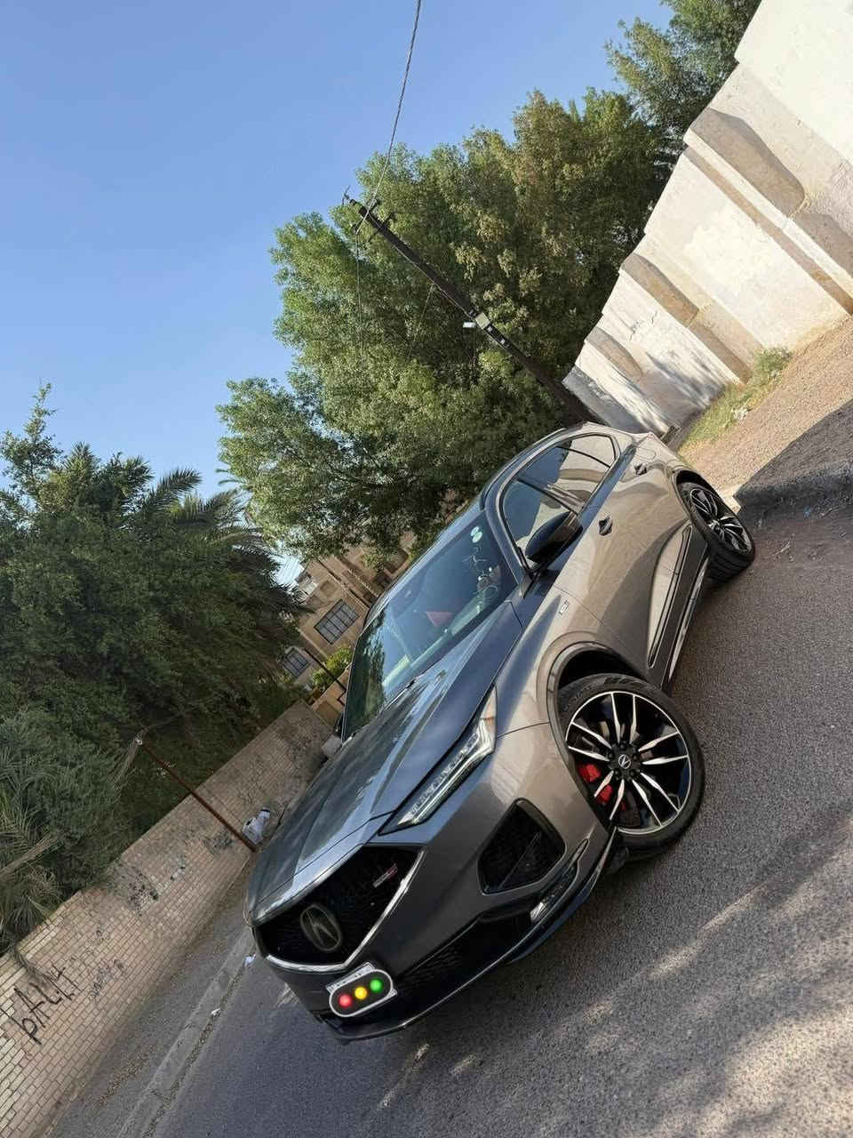 ‎السلام عليكم، الي يدور مميز 👍🏾🚘
‎​🔴 للبيع فقط (بغداد)
‎​🔹 نوع السيارة: هوندا أكيورا MDX (ياباني أصلي)
‎🔹 الموديل: 2024
‎🔹 الماشية: 20 ألف كم فقط
‎🔹 اللون: من الداخل أحمر أصلي
‎​🛡️ البدني والمواصفات:
‎​كلين تايتل وكفالة عامة من الدعامية للدعامية.
‎​فول مواصفات بصمة.
‎​ماكينة 3000 تيربو 6 سلندر / دفع رباعي (فور ويل).
‎​كشنات تدفئة وتبريد مع خزن ومساج (14 وضعية).
‎​سيستم صوت فاخر بـ 25 سماعة.
‎​تخم تاير أصلي حجم 21.
‎​سقف بانوراما / بردات خلفية / صندوق كهربائي.
‎​7 راكب / تبريد 3 قطع / إنارة داخلية متغيرة بلادية.
‎​جكات تصعد وتنزل / مغلفة PPF مطفي / داتا شو.
‎​استيرن كهربائي / رادار أمامي وجانبي / 5 كاميرات / ماوس / فجوج بريمبو.
‎​📌 معلومات التسجيل:
‎​رقم أربيل (السيارة باسمي مباشر).
‎​مكان السيارة: بغداد.
‎​📞 للإستفسار الاتصال بالرقم حصراً:
‎***********
