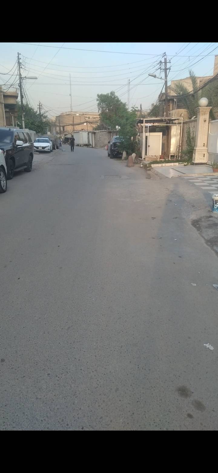 كرادة شارع ٦٢ • ٤ غرف • عوائل وشركات