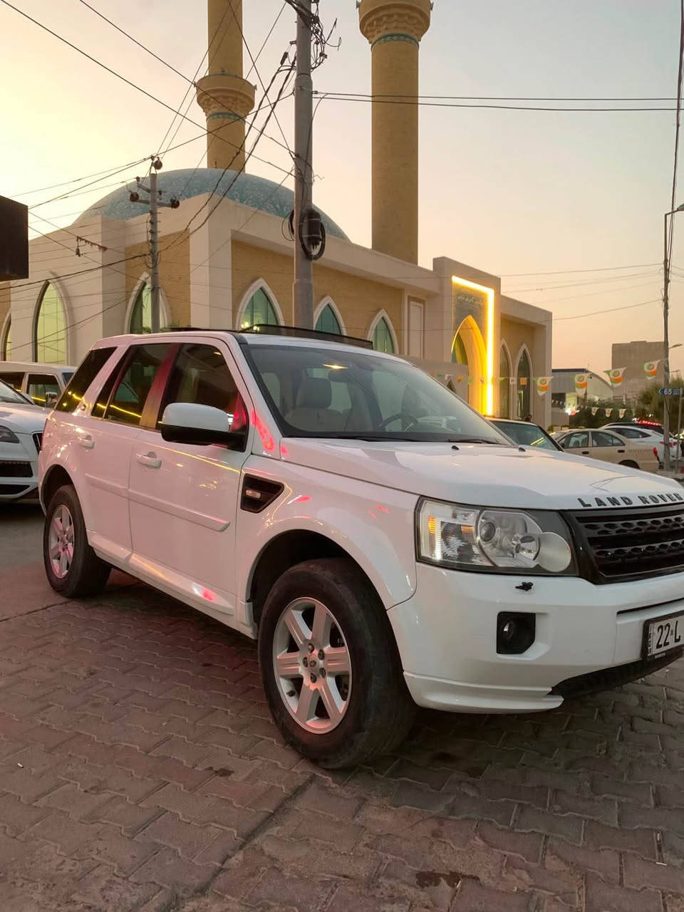 تەنها فرۆشتن 
لاندرۆڤەر LR2 
مۆدیل / ٢٠١٢ 
خلیج سفر سەردار 
فوول ، پانۆڕاما 
کلین ، بێ سبوغ 
مەکینە / V6 
مەکینە کرایتەوە ، دووکەڵی هەیە 
ڕەقەم و سەنەوی نوێ 
ڕۆیشتن / 277 هەزار کم 

نـــــرخ / 88
ناونیشان هەولێر پێشانگای ئۆتۆمبێلەکەم
*********** أربيل, العراق
