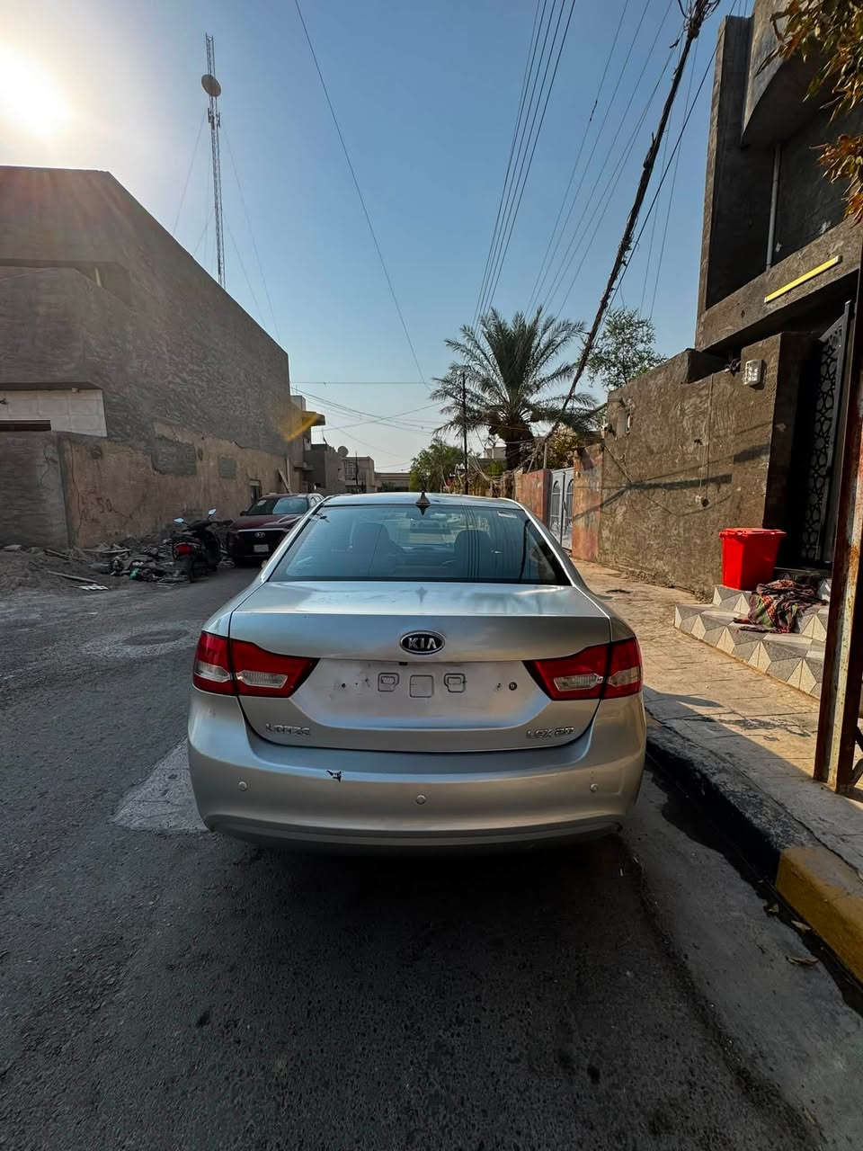 اوبتمى 2010 ادوات
كصتين محرك 2400 دوش كير كفاله 
تبريد تدفىة كفاله
بصمه شاشه مقاعد كهرباء جلد تدفئة داخل لونين اسود 
اسود ورصاصي بك لايت لد مري شغط اشاره
صدر تايرات كله جديد السياره توها جاهزه 
عنوان صلاح الدين بلد ب47 وبيها حك الجيه 
***********
