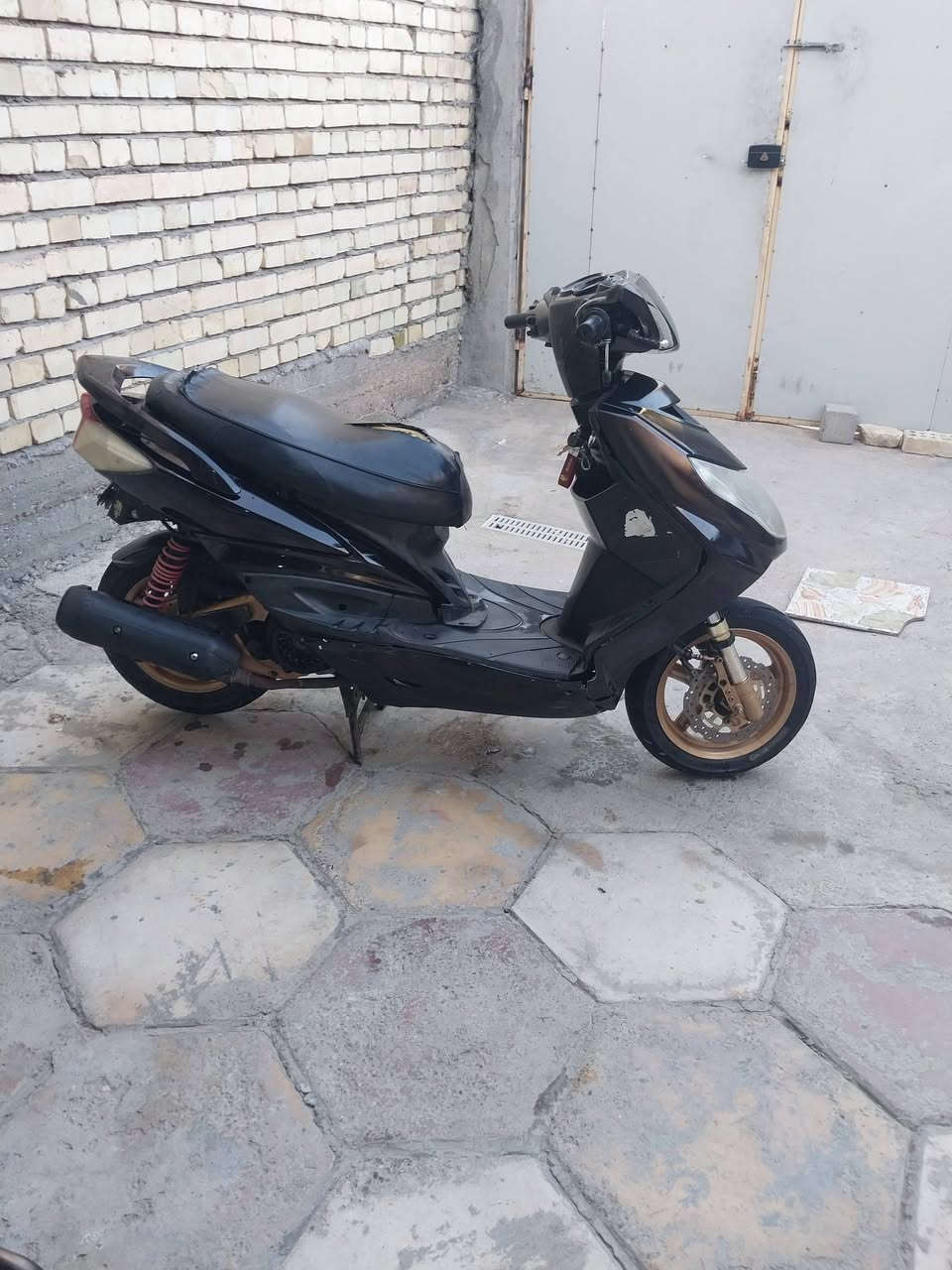 350 وبيها مجال بالحسينيه***********
