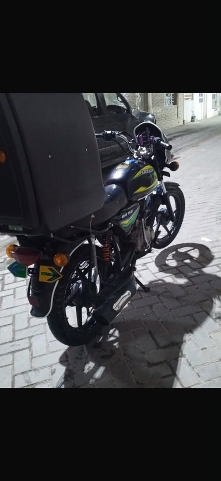 سلام عليكم بوكسر للبيع 
دارجهً بيها بكن ٤٥٠وبيها مجال

+964 770 105 1079
