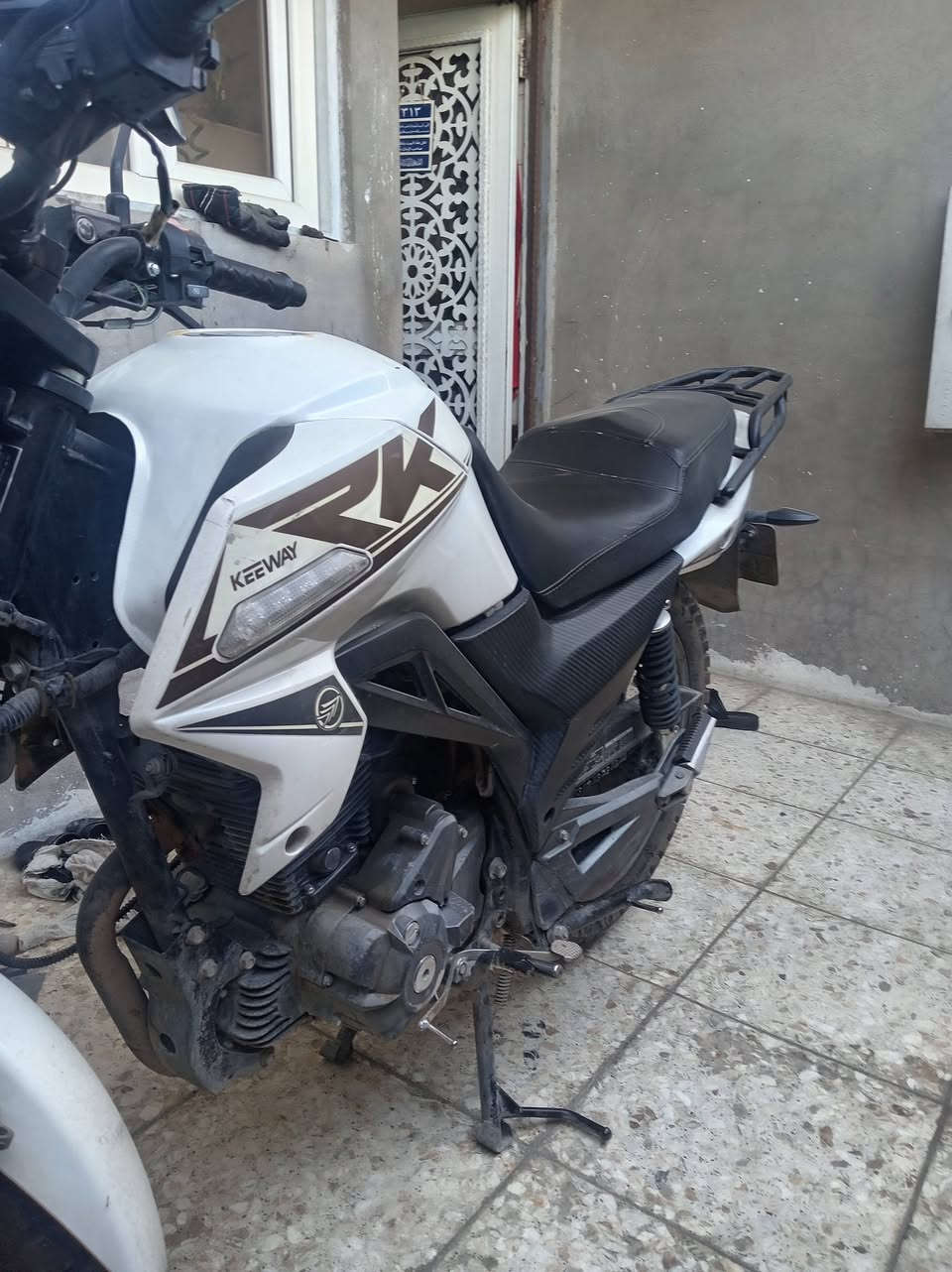 للبيع
دراجة نارية، KEEWAY RK200
الدراجة موديل 24 مشتغلة دلفري
ماشية ٥٤ الف، خوذة +كفوف للمشتري
رقم اربيل ، تحويل مكتب وكالة المصاريف مدفوعة
السعر 1800000 وبيها مجال لليستاهل
للتواصل  ***********
