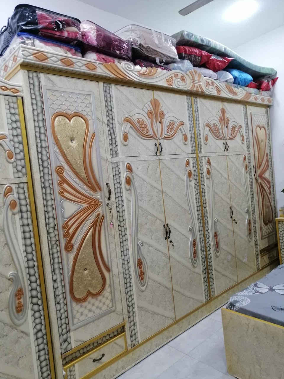غرفه خشب • كولش نضيفه • ديالى بلدروز