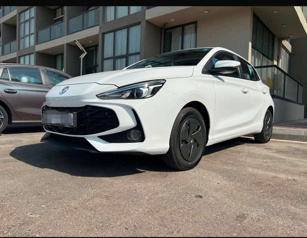 للبيع MG3 موديل 2025

سيارة نظيفه 
ماشيه تقريبا 1800 كم

المواصفات:

• محرك دوش 1.5L

• كير أوتوماتيك

• كاميرا خلفية

• حساسات خلفية

• شاشة وسطية

• عداد رقمي

• تكييف ممتاز

• داخلية نظيفة جداً

• إضاءة أمامية وخلفية LED

• تصميم رياضي وعصري

توجد بعض الملاحظات
صبغ نصف باب + تبديل الجاملغ

• الموقع: بغداد / حي الجهاد 

§ السعر 105

السعر قابل للتفاوض بالمعقول

" للتواصل والاستفسار الاتصال على الرقم 
***********
