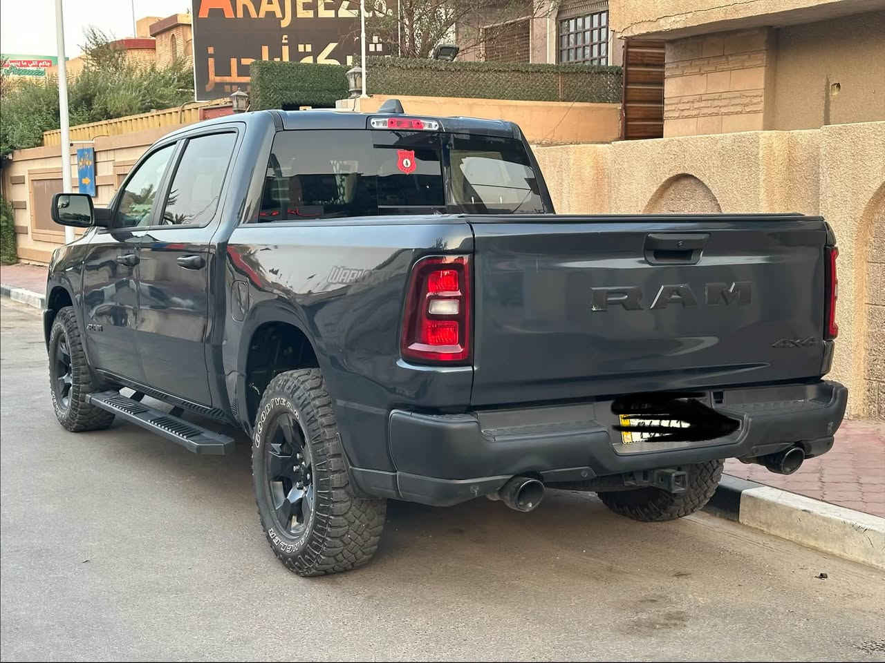 🔥 للبيع دوج رام 1500 Warlock موديل 2025 🔥
🚘 سيارة مميزة بحالة ممتازة، تجمع بين القوة والفخامة والشكل الرياضي.

⭐ الموديل: 2025
⭐ الفئة: Ram 1500 Warlock
⭐ الدفع: 4×4
⭐ المحرك: 3.0L Hurricane Turbo
⭐ القوة: 420 حصان
⭐ ناقل حركة أوتوماتيك 8 سرعات
⭐ نظام تعليق Bilstein
⭐ رفع مصنعّي 1 إنش
⭐ جنوط سوداء 18 إنش
⭐ كفرات All-Terrain
⭐ شبك Warlock أسود
⭐ إضاءة LED
⭐ شاشة Uconnect
⭐ مثبت سرعة متكيف
⭐ تشغيل عن بُعد
⭐ حساسات وأنظمة أمان متقدمة
⭐ حوض خلفي بإضاءة

📍 الموقع: البصرة
🛣️ الممشى: 29,000 كم
🎨 اللون: أزرق غير محدد
📄 الملكية: رقم شهداء
💰 السعر: 34,000 دولار

✅ السيارة جاهزة للفحص والمعاينة.

📞 للتواصل: ***********
