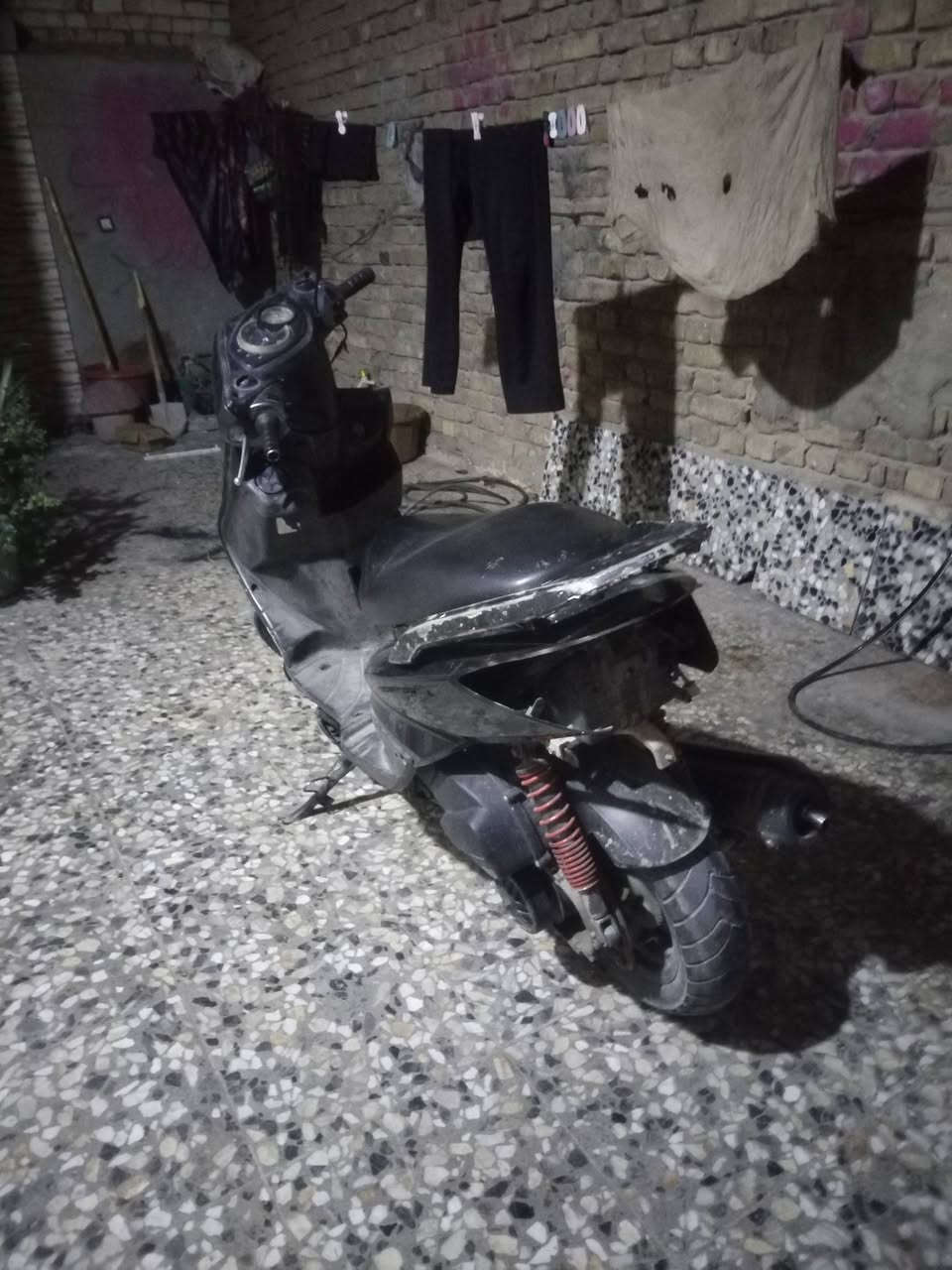 للبيع شكنس فحل نكرة سلف خير من الله ضفيرتهة تخبل بلادي مكينة بلادي عوزهة كفرات مكينة قطعتين بس  و فيلسة مكينة تخبل حلوة معدل يخبل بغداد عبيدي سعر ٣٥٠ بيهة مجال ***********   حك جيتك بيهة دراجة مالعب حلوة

