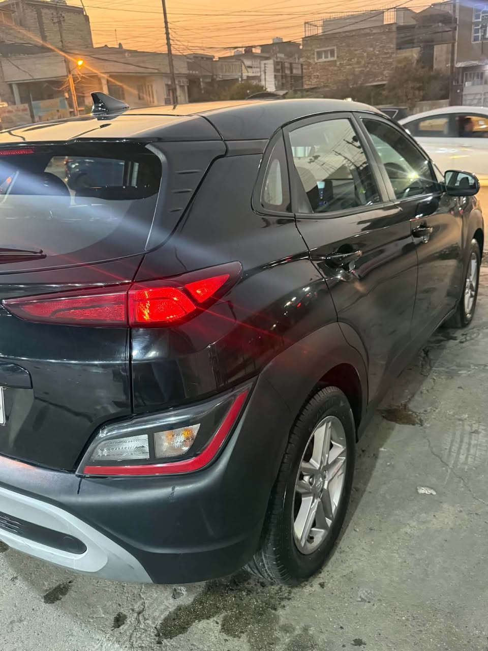 سلام عليكم كونا موديل 22 محرك 2000 دوش مكفول كير اي تي جديد   تبريد كله جديد تخم تاير جديد هزه جديده  باسمي شرط التحويل جاهزه من كلشي يرادلهه بارد  جاملغ وصبغ بنيد فقط السونر مع الصور مكان بغداد الهاتف *********** سعر مناسب 120 بيهه مجال قليل او  مراوس ام عيون او دب خراطيم حسب القناعه
