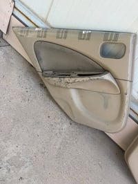 ئەم تاخم دەرگایە نیسان سەنی  بۆ فرۆشتن سحری 40 هەزار لەهەولیرم ژمارە م...