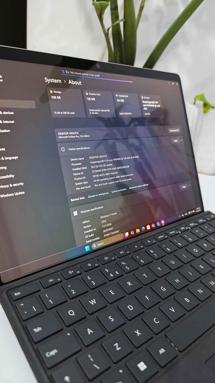 🌟 للبيع: أحدث جيل من سيرفس برو - Microsoft Surface Pro 11 (Copilot+ PC)

*اللون رصاصي
* المعالج: Qualcomm Snapdragon X Plus بـ 10 أنوية، مع وحدة NPU للذكاء الاصطناعي (أداء فائق وسرعة استجابة).
* الذاكرة (RAM): سعة 16GB LPDDR5x لأداء سلس في تعدد المهام.
* التخزين: 256GB SSD (فائق السرعة وقابل للإزالة/التطوير).
* الشاشة: شاشة لمس PixelSense Flow مقاس 13 بوصة، دقة 2.8K (2880x1920)، بمعدل تحديث 120Hz لتجربة بصرية فائقة السلاسة.
* البطارية: عمر بطارية استثنائي يصل إلى 14-15 ساعة من الاستخدام المتواصل.
* الكاميرا: كاميرا أمامية بدقة 1440p (Quad HD) وكاميرا خلفية 10MP تدعم تصوير 4K.
* الاتصال: يدعم أحدث تقنيات Wi-Fi 7 ومنفذي USB-C (USB4).
* نظام التشغيل: Windows 11 Pro الأصلي.
* خاصية Face-ID 
* الحالة : نظيف جدا بدون بوكس
* البطارية 🔋: مشحون 77 مرات

السعر : 
1- الجهاز فقط 1،300،000 مع حافظه UAG اصليه
2- مع كيبورد اصلي 1،450،000 مع حافظه UAG اصليه
3- مع كيبورد و قلم اصليات 1،525،000 مع حافظه UAG اصليه

* ضمان اسبوعين

للتواصل والاستفسار: ***********

https://t.me/epic_store2
------------------------------
ملاحظة للمشتري: الجهاز مثالي للمهندسين، المبرمجين، والطلاب، خاصة مع سهولة فكه وتطوير قرص التخزين فيه. بغداد, العراق

