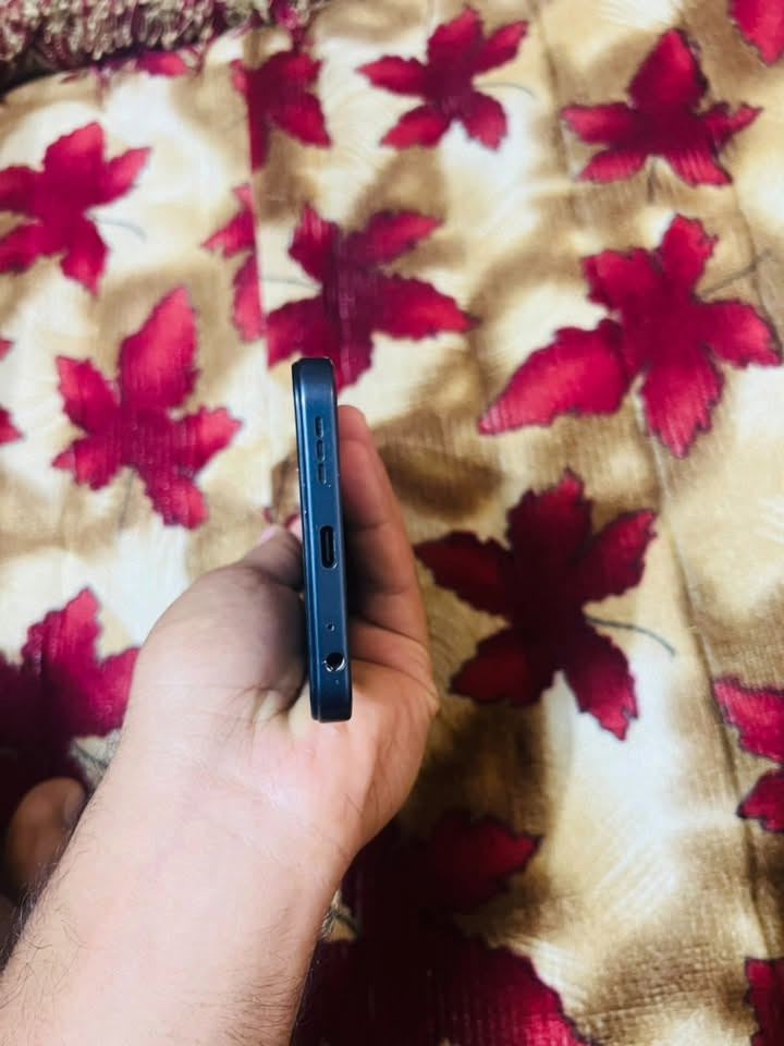 📱 للبيع Tecno Spark Go 2
🔹 الذاكرة: 128GB
🔹 الرام: 6GB تقريباً
🔹 الشاشة: مبدله اصليه 
🔹 البطارية: ممتازة 🔋
🔹 الشحن: 15W ⚡
🔹 النظام: Android 15 Go
🔹 يدعم 4G
🔹 سماعات ستيريو 🔊
🔹 مقاومة غبار ورش ماء IP64
🔹 الجهاز كلشي بي شغال وما بيه مشاكل
🔹 نظافة الجهاز ممتازة

💰 السعر: 120 وبي مجال
📍 الرقم ***********
مراسلة خاص 📩
