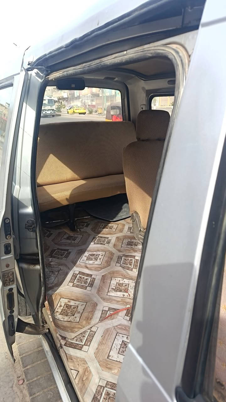 سياره ليفان مزاد وزارة الداخلية تترقم السياره مكينه وكير واكسل وكهربائيات مكفولات مصبوغه صبغ عام بدون ضربه مدوشمه كشنات وارضيه وتخم تاير جديد السياره ترايها وين متريد السياره كاعده وحلوه كلش نقصها كارت ماطور أستيرن بيها كتاب من الوزاره المشتري ياخذ وكاله للمراجعه سعرها من الأخير وبدون اي مناقشه ٢٥ ورقه قفل متعوب عليه حداديه فول كلشي مابيها نقص للأستفسار الاتصال على الرقم *********** مكانها بغداد مدينة الصدر قطاع ٤٦

