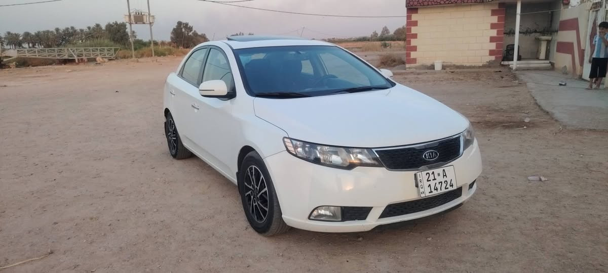 سلام عليكم
سيراتو موديل ١٢ كفاله عامه من الصبغ وبارد وتبديل وشخط

فول موصفات واحد ع واحد عدا بصمه
رقم سلمانيه دولي بسمي سنويه لغايه ٢٠٣١
تخم تاير جديد حداديه جديده اي نقص ما بيه
تحويل وكاله بشرط مكان سياره واسط قضاء الصويره
***********
