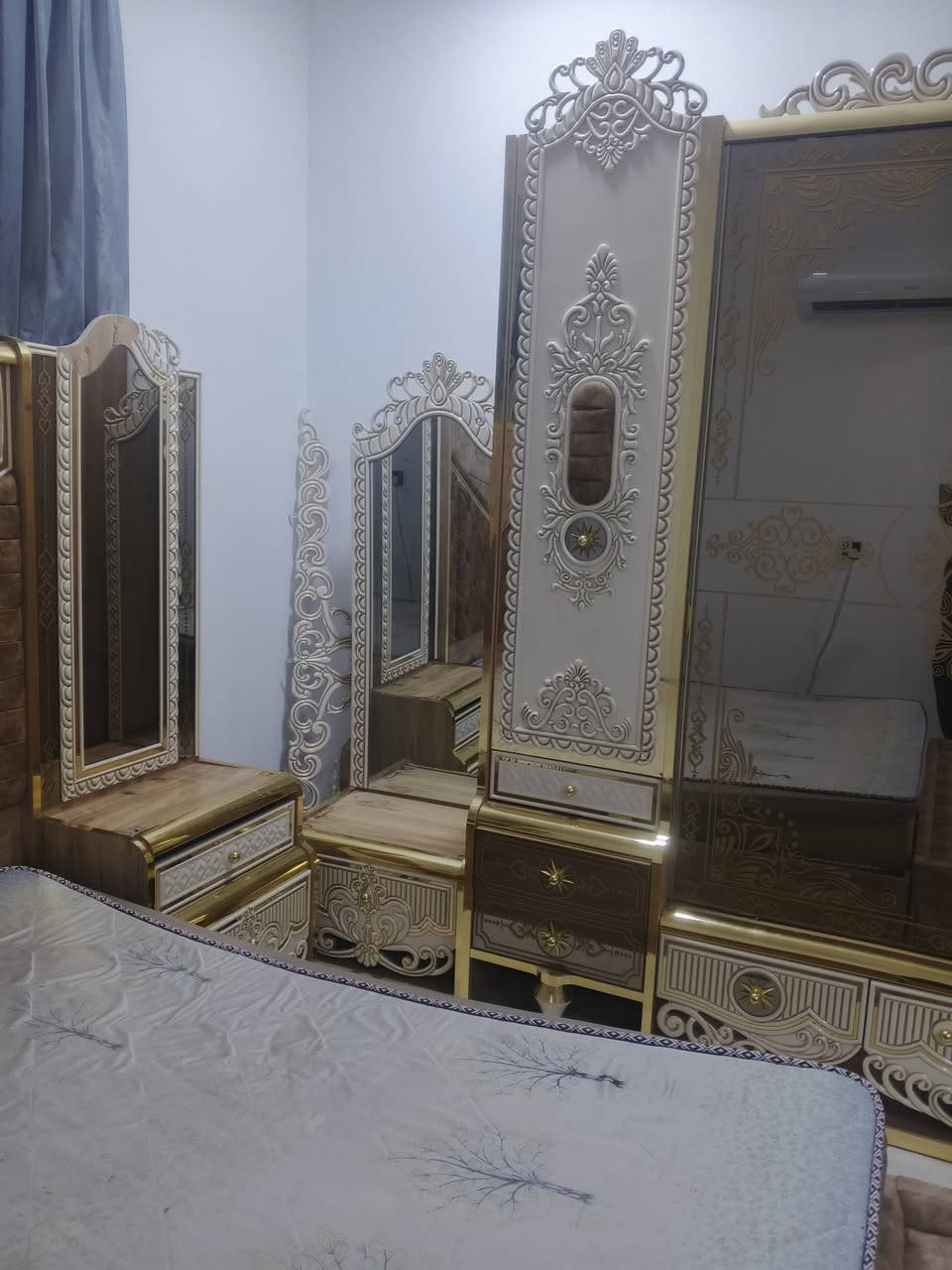 غرفة نوم تركي درجة اولى 11 قطعة السعر 2 مليون ناصرية الشموخ للاستفسار ‏‪***********‬‏
