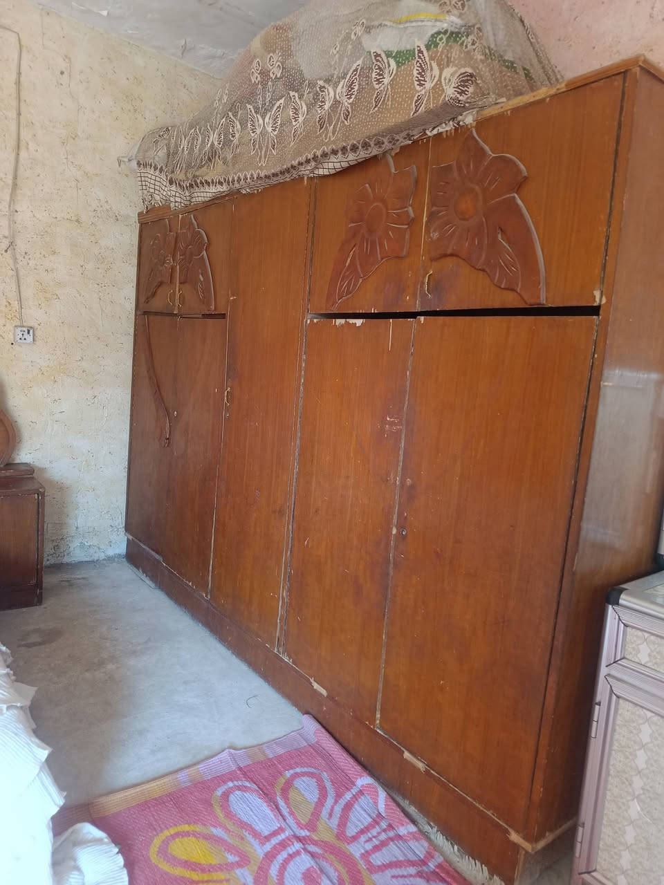 سلام عليكم الغرفه للبيع خمس أبواب سعره 150 الف قفل  ماعندي توصيل عنواني بغداد سبع أقصور شارع أبو علي الشراي يخابر ‪***********‬‏ فقط تصال الاستفسار خاص ماسنجر
