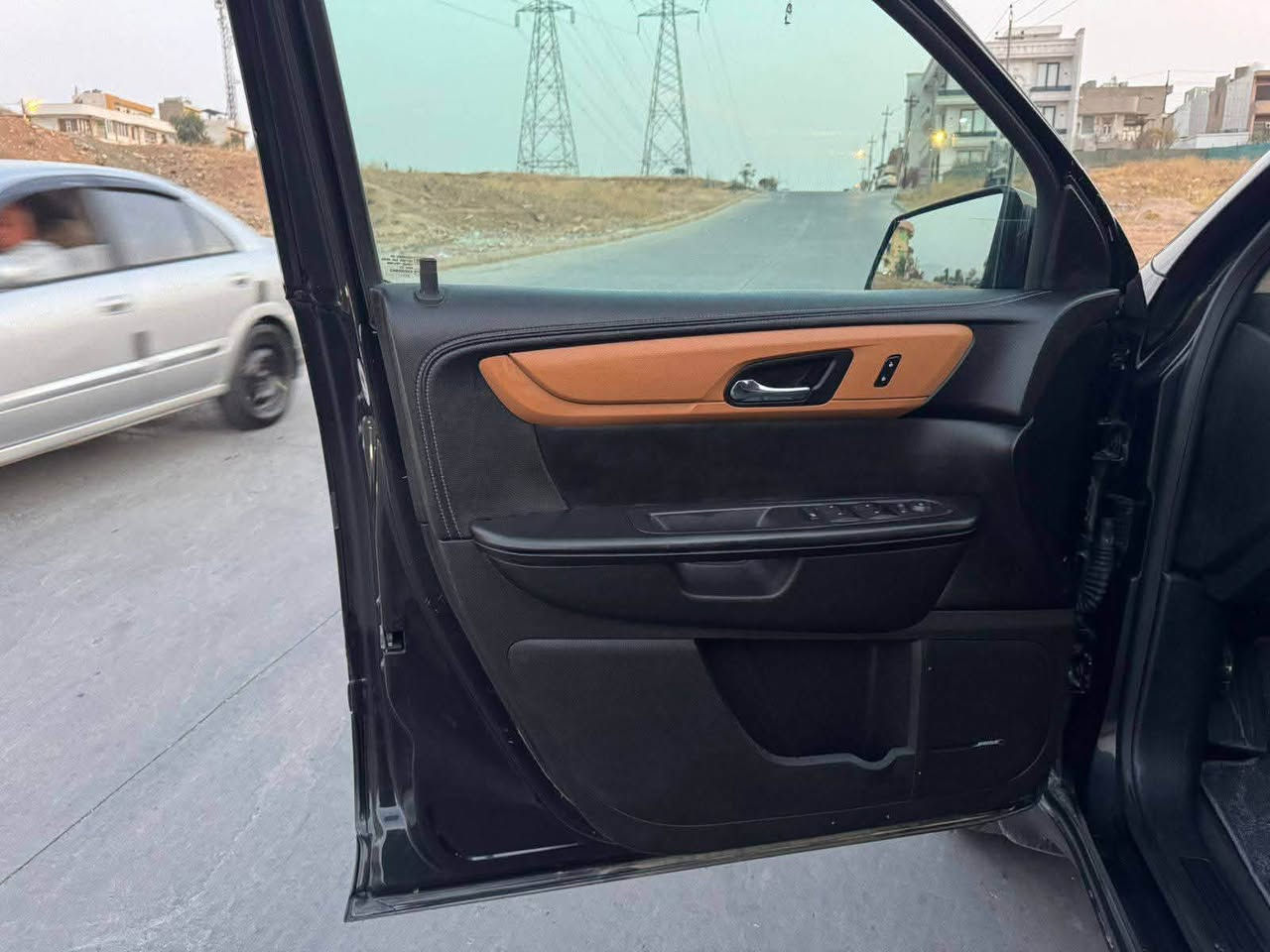 ترافس موديل ١٣ وارد أمريكي   رقم سليمانية مكينة ٣٦٠٠ سعرها ١٢٥   (٧ راكب )٣ قطع تبريد  سليمانية 
مكانها  محافظة ميسان منطقه حجي عبد*********** او المراسله ع خاص للاستفسار اكثر الاتصال على الرقم
