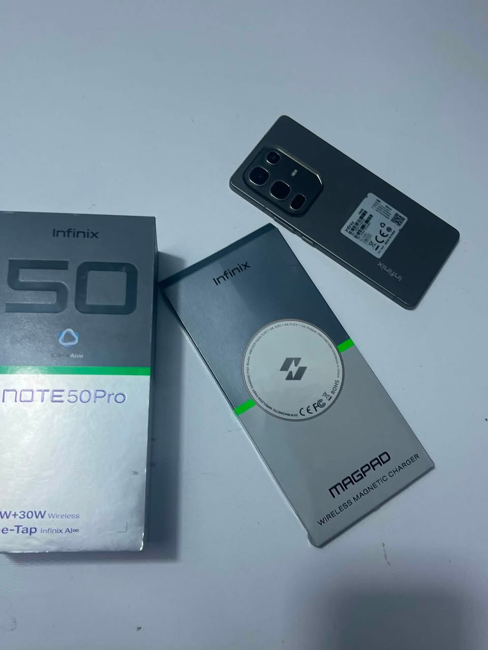 السلام عليكم
موبايل انفنكس نوت 50برو

ذاكرة ٢٥٦

عشوائية ١٢/٦

الكاميرا 200 ميگا بيكسل 

البطارية 5200 

شاحنه 90w 

مع شاحنه لاسلكيه50w 

MediaTek Helio G100 Ultimate المعالج 

جهاز ٩٠ فريم بالبوبجي 

نظافة ٩٥٪؜

كامل ملاحقات 

للتواصل خاص او مراسلة واتساب 

***********
