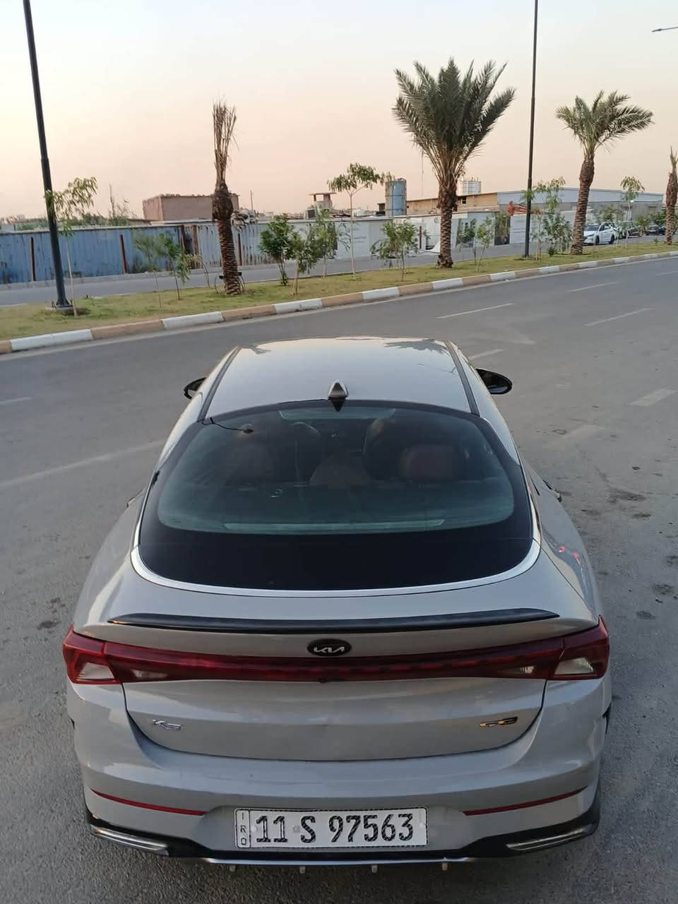 السلام عليكم
K5 موديل ٢١
للمراوس ب جالنجر جارجر اوباما 
بشي مناسب 
***********
