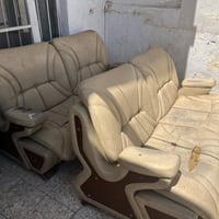 قنفات ثنين خشب ثكيل وإسفنج كله جديد نقصهن بس دوشمه سعر الوحده 30 الف و...