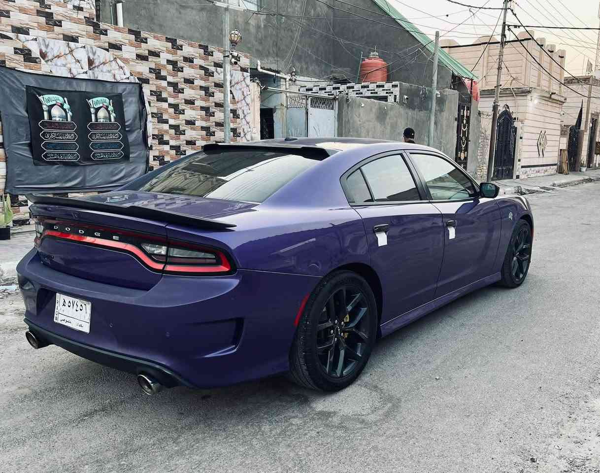 السلام عليكم 
دوج جارجر 2019 sxt
محدث جي تي رقم بغداد 
حادث سياره فقط كرده مثل ماواضح بصور الحادث 
بدون تبديل فقط صبغ سياره جاهزه من جميع النواحي 
مكان السياره (السماوه المركز )السعر 200 
للاستفسار   ***********
