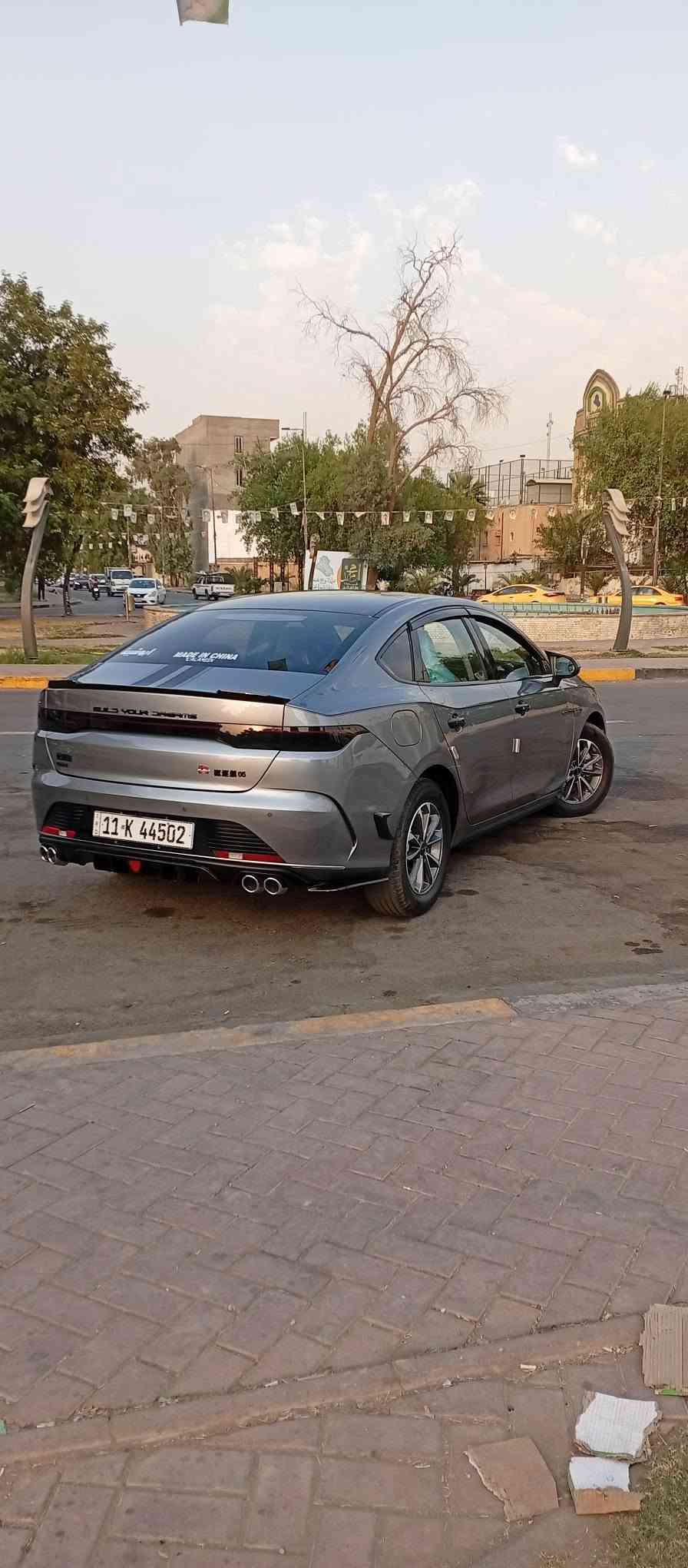 السلام عليكم بي واي دي دسترويل موديل 25 رقم بغداد ماشيه 27 الكلي مكفوله من بارد وصبغ فقط رصعات وعله وضعها وبيها سونار وين متحب تفحص افحص اكفله لا بارد ولا صبغ ولا اي شي غير الرصعات بصيطات كلش السياره لون رصاصي عليها اضافات ب مليون دينار كامله وبلعافيه للجناي السعر 20 مليون مكاني بغداد الاعضميه ***********
