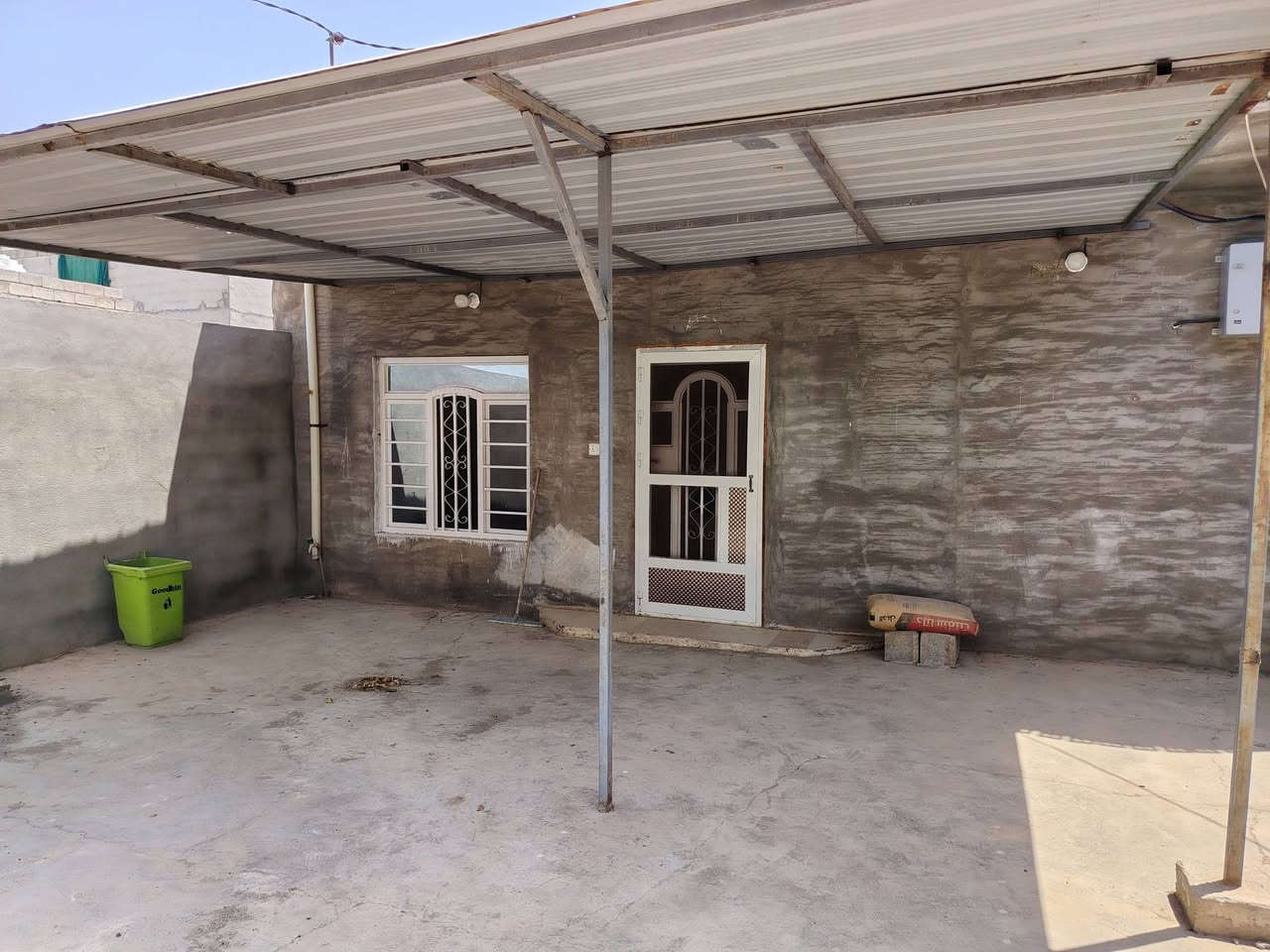 دار للبيع خانقين  منطقة بختياري مساحه 200 متر 
***********
