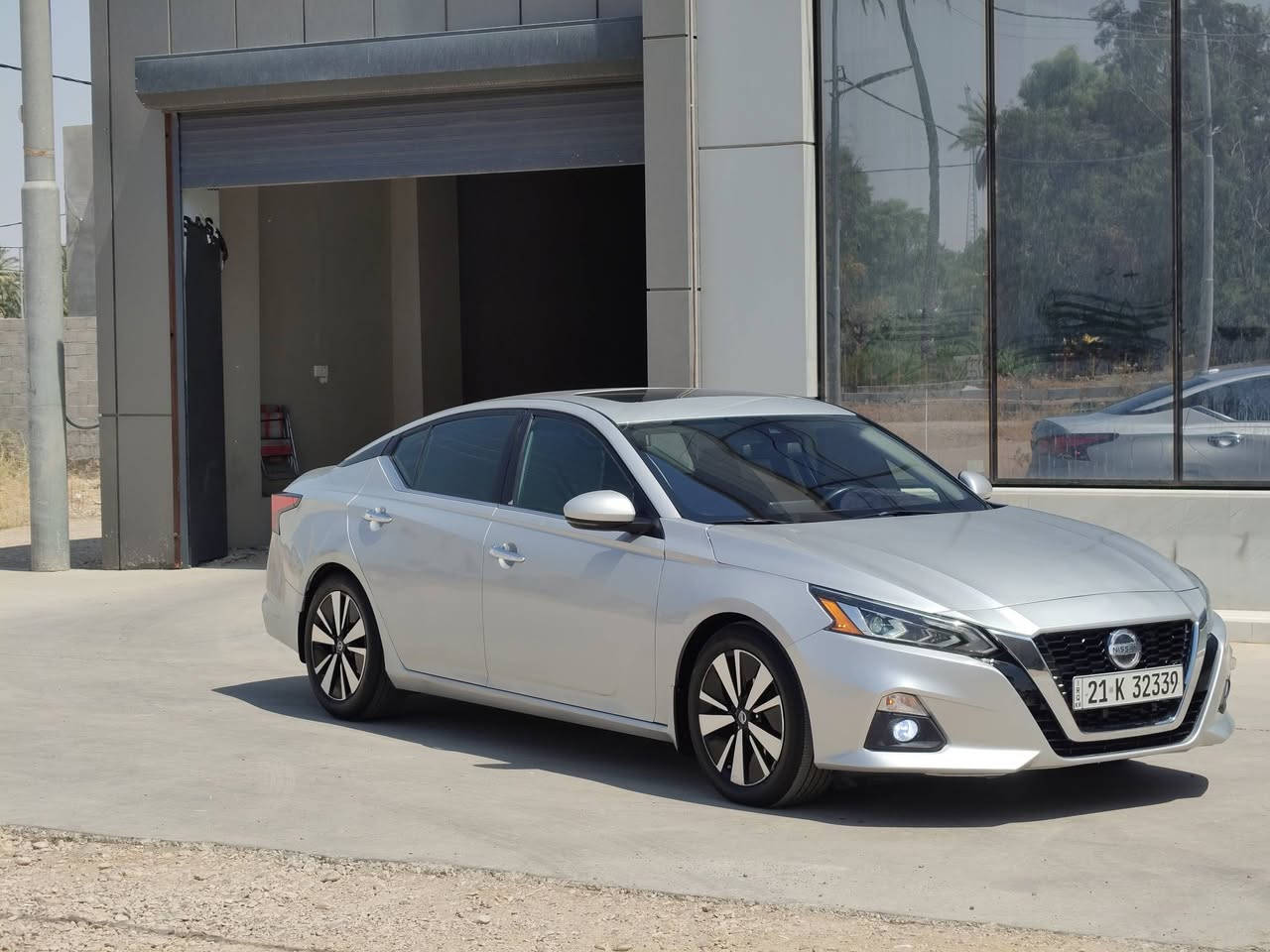 السلام عليكم تحياتي للجميع
⚡NISSAN ..Altima..2021.SV.Plus⚡
⚡نيسان...التيما ..SV..Plus  
......................................
الفئه  SV..Plus
موديل 2021
لون سلفر
محرك 2500
بصمة تشغيل
ابواب بصمة+ بصمة صندوك
تشغيل عن بعد
فاتحة سقف (سلايت )
شفتات سترين (گير ستيرن )  
نظام قيادة أليه
رادارات 360° درجة
رادار امامي (توقف ذاتي)+تحديد مسار
رادار جانبي+توقف ذاتي
رادار خلفي (توقف ذاتي)
كامره خلفيه
حساس خلفي
كشنات كهربائ
كشنات تدفئة
ستيرن تدفئة
فول تحكم ستيرن
كروس سرعة (مثبت سرعة)
أشاير مري جانبي
ويل كروم حجم 18
أكزوز رياضي (صالنصات رياضه)
لايتات فول زينون
................................................
سياره بيه فقط بونيد صبغ  ....كير محرك شرط فحص
سيارة ماشية 65الف ميل
رقم سليمانية  دولي سنوية رقم هزه كل جديد لغايه 2028  شرط تحويل وكاله
مكان سياره ديالى.. خانقين .استفسار اتصال رقم الهاتف  ***********
