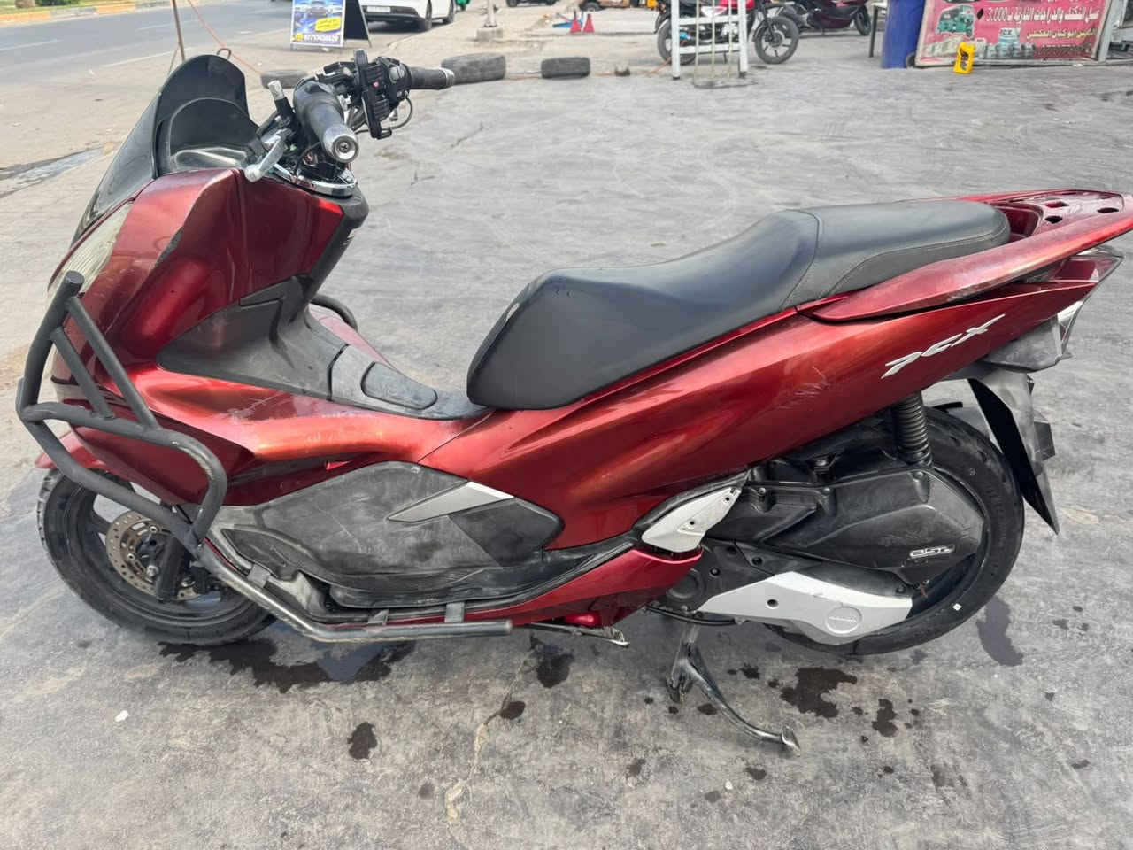 سلام عليكم pcx جيل 3 دراجه جديده مكفوله من كلشي ماليزي للبيع مكاني بغداد مدينه الصدر سعر 2 و 100 
*********** الشراي يتصل
