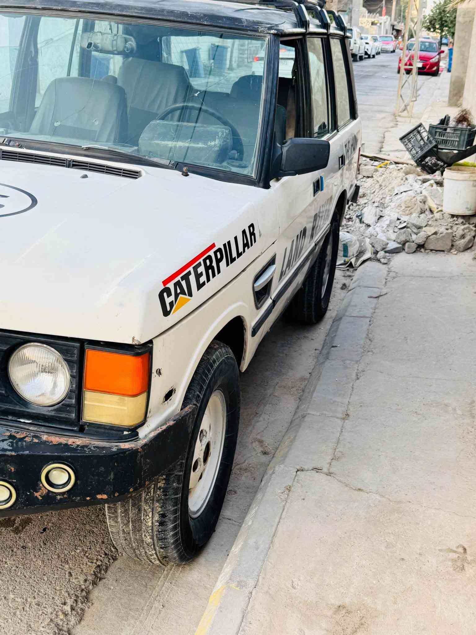 السلام عليكم رانج موديل 91مكينه صاار شهر من شديتها كاز كير عادي لو كير شغال كهربايات  كلها شغاله تخم تاير باتري جديد نقصها دبلات رقمها ديالئ شرط تحويل مباشر  العنوان واسط العزيزيه سعرها 43وبيها مجال 
الرقم 
***********
