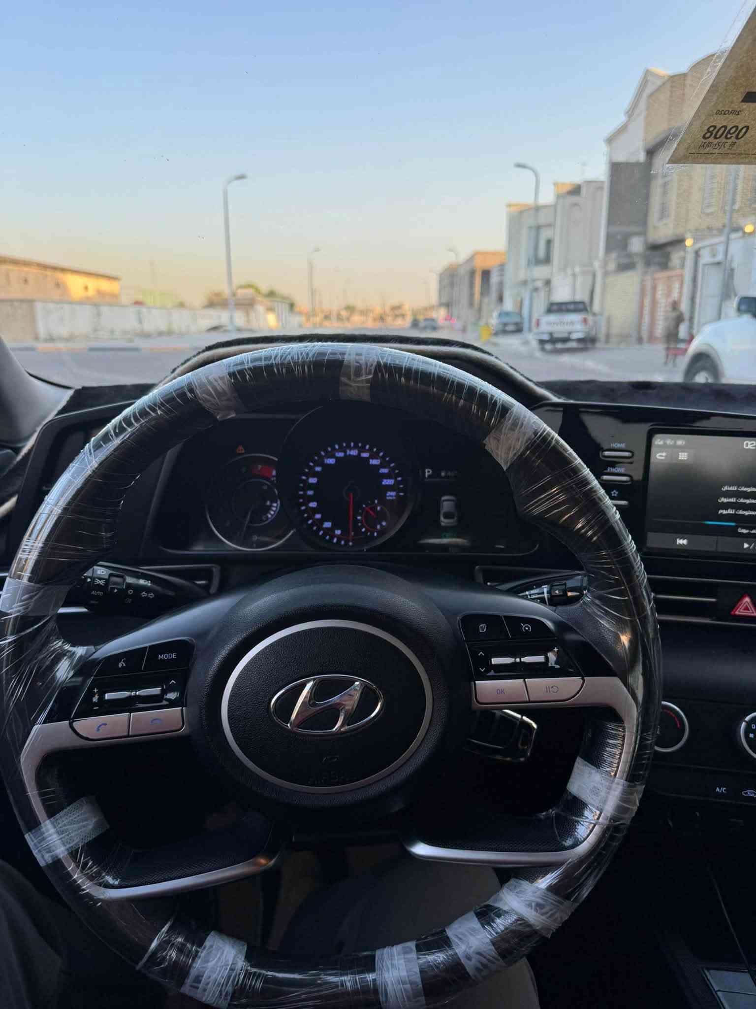 السلام عليكم الانتره مديل 2022 خليجي محرك 1600 ماشيه 105 الف بيه كلير بالجاملغ الخلفي والباب الخلفي وربع الجاملغ الأمامي  وسوناره وياه الصور سنويه لل2028 تريد وكاله لو تحويل 
 السعر 138 وبيه مجال العنوان البصره
 الزبير
+964 773 814 1065
***********
