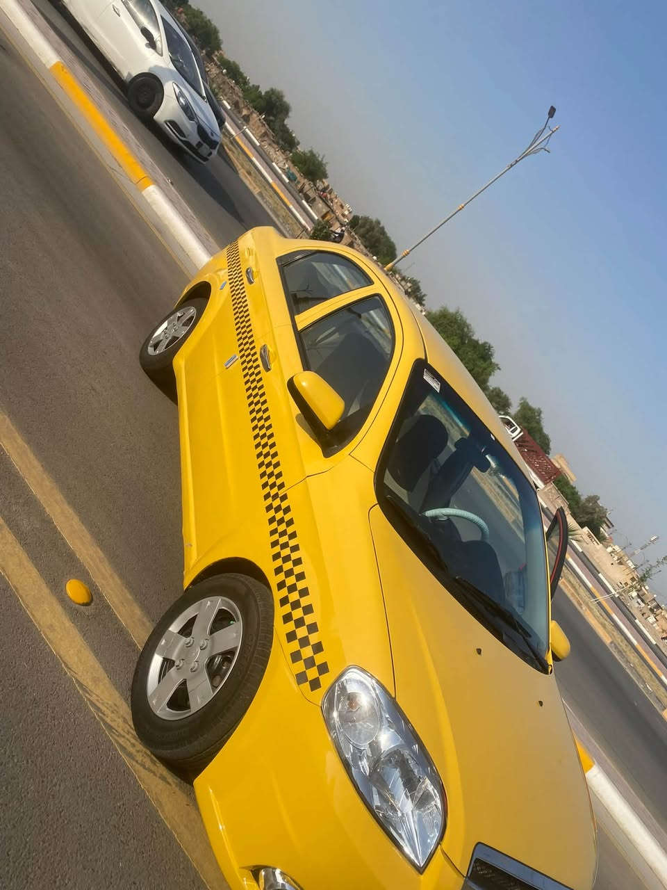 🚗 للبيع سيارة أفيو موديل2008
🔹، مشروع وطني رقم بغداد 

تحويل ثاني يوم .

🔹 السيارة كفالة من الضربة 

🔹مكينه السيارة ١٦٠٠ كير اوتو 

🔹السيارة جاهزة من كل النواحي من صبغ كهربائيات مانقصها شيء حدادية جديدة قبل 

 يومين السيارة ماشيه ١٦٥ 

🔹  مصفّرة الغرامات والهيئة

🔹  السعر 51 ورقة وبيها مجال 

عنوان السيارة : كربلاء:

📞 للاستفسار والتواصل:

***********

نص مكتوب في الصور:
- 1