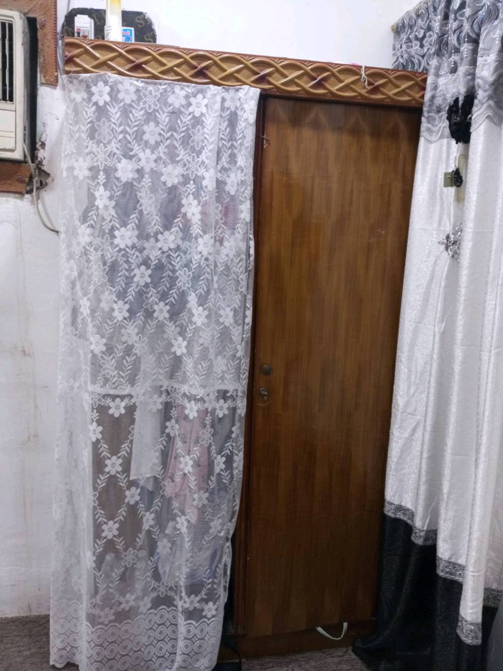 غرفه اخشاب عراقيه ب600وبيها مجال
البصره الزبير