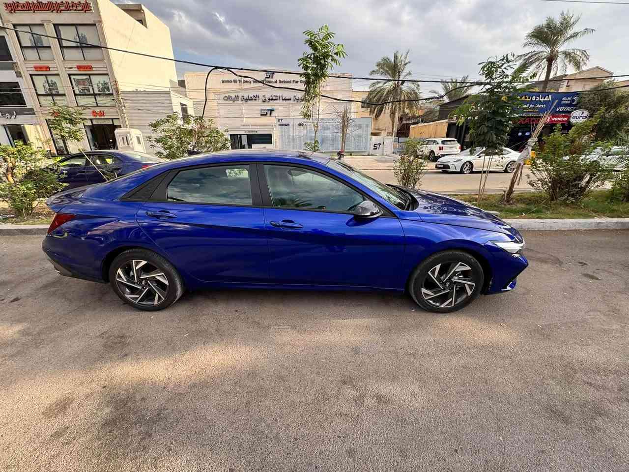 السلام عليكم
هونداي النترا 2025 SEL SPORT

رقم اربيل  دخول جديد. 

بدون ايرباك 
وبدون دواخل 

وارد امريكي حادثه بنيد بارد والجنطه بيه صبغ على كد علامه كتابه الانترا 

السيارة على وضع الشركة

  

المواصفات:بصمة-بصمة ابواب-تشغيل عن بعد

رادار امامي-رادار جانبي-تحديد مسار-قيادة الية

جنطه ذكية-مود درايف-محرك 2000 دوش

ويل كب بلاك-فول تحكم ستيرن-شاشة كبيرة

كامرة دوارة-اوتو بريك-LED أمامي- لايت عدسات

ماشية  7 الف بلوتوث-ABS-USB

المكان بغداد السيديه 

للتواصل والاستفسار :*********** 
واتساب فقط ***********
