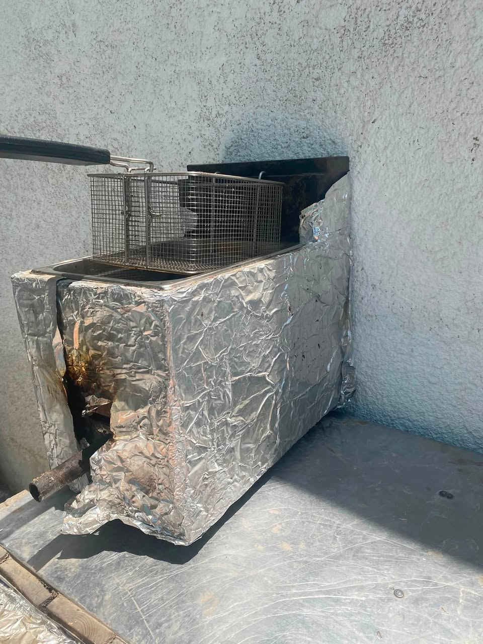 غراض لبيع شويه بركر ع فحم وقلايه فنكر أو فلال وميز وطباخ 3  عيون تسكام ***********  وكمن وسعره  تصل وتدلل  عنون الحكيم
