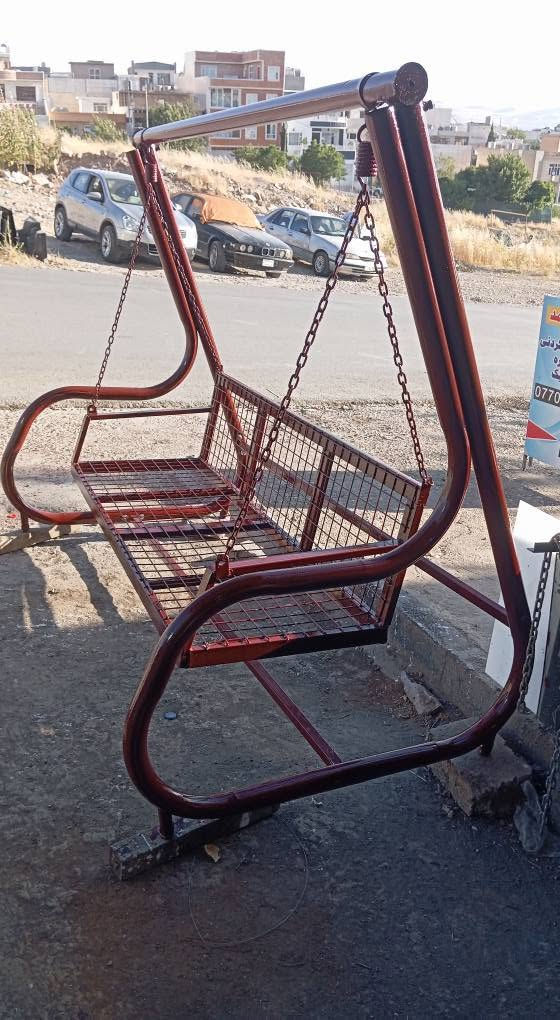 ئەم جۆلانیە شانەکانی تورکیە بەڵام کوردسیەکەی خۆم دروستم کردووە زەمانی پێنج ساڵی دەکەم نرخی 220هەزارە لە سلێمانیم کانی کوردە*********** السليمانية, العراق
