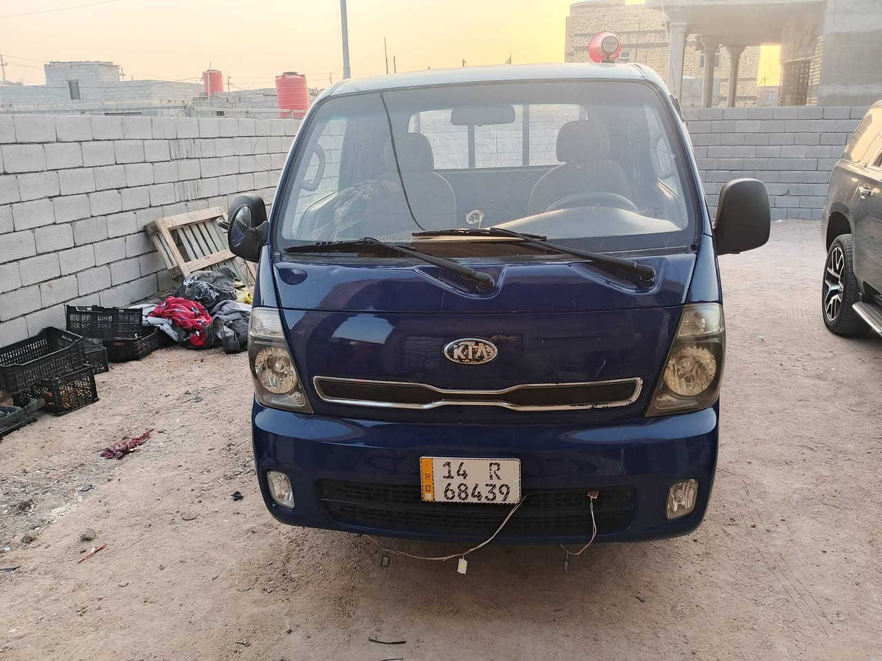 السلام عليكم سياره كيه حمل الفين 13مسكر سبلاين فول مواصفات سيارة احله من الصور مرشوشه جماليه اثر جراد بدون ضربه سياره كير ومحرك واكسن وشاصي ورقم شاصي ورقم جديد وسنويه جديده ترايك البغداد سياره جديده سياره طخم تاير جديد وتحويل مباشر المكان بصره والسعر 92 وبيهء مجال الشراي الرقم الهاتف *********** بي واتساب
