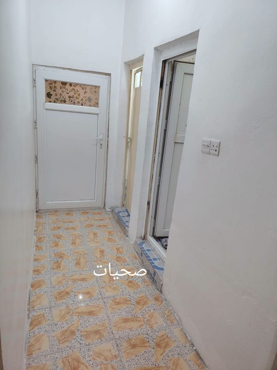 🏠 دار للبيع في بهرز – باب الخان
📐 المساحة: 100 متر
📏 الواجهة: 8 م × النزال: 12.5 م
🏡 طابقين
📜 طابو زراعي – سند 25

🔹 الطابق الأول: استقبال، صالة، غرفة نوم، مطبخ، صحيات داخلية وخارجية.
🔹 الطابق الثاني: 3 غرف، صحيات، وبيتونة.

📍 الموقع: بهرز – باب الخان

📞 للاستفسار: ***********

نص مكتوب في الصور:
- صحيات
- استقبال
- غرفة النوم
- صاله
- مطبخ
- غرفه النوم
- غرفة النوم او صاله
