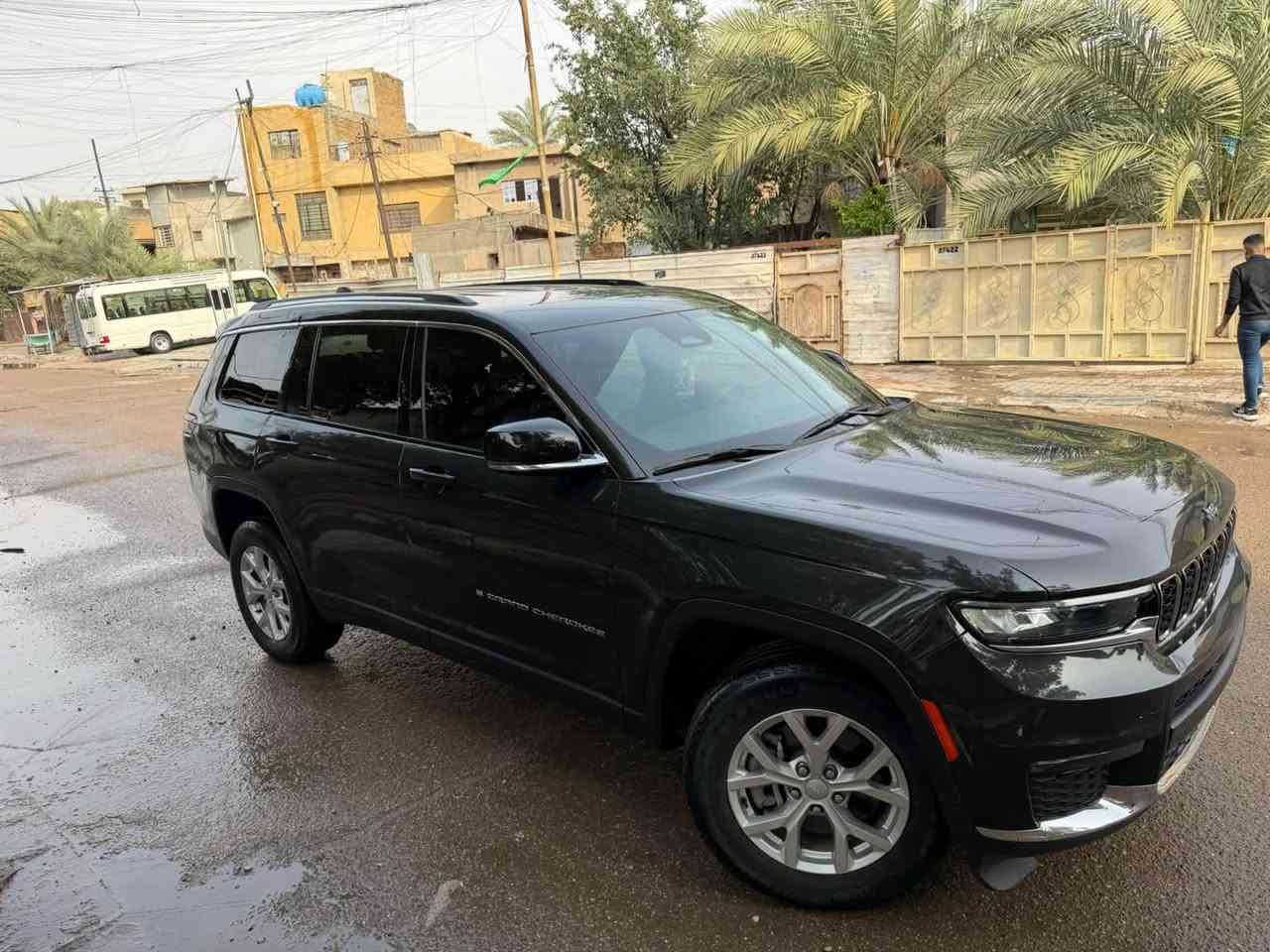 لسلام عليكم ورحمة الله وبركاته
السعررر٢٣٥ قفل ماكو هيج سعر بلاش

جيب شيروكي 2023

***********

السيارة مرقمة بغداد بسمي 

ماشية ٧٠ الف

السيارة جديدة جداً 

٧ راكب كشن منفصل 

ثلاث قطع تبريد 

مكان السيارة بغداد حي الإعلام

صور الحادث بالمنشور قبق جنطة نفس اللون + صبغ ربع الجاملغات الخلفية
